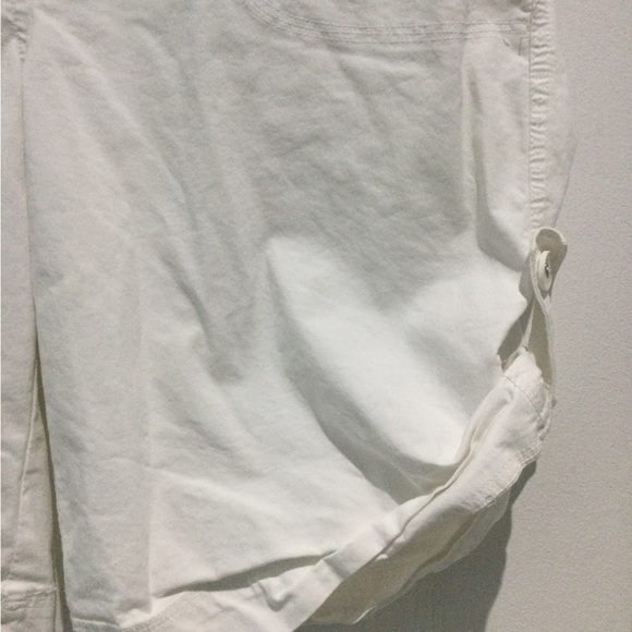 4/$20 TMX Studio Women’s White Bermuda Shorts - Picture 5 of 9